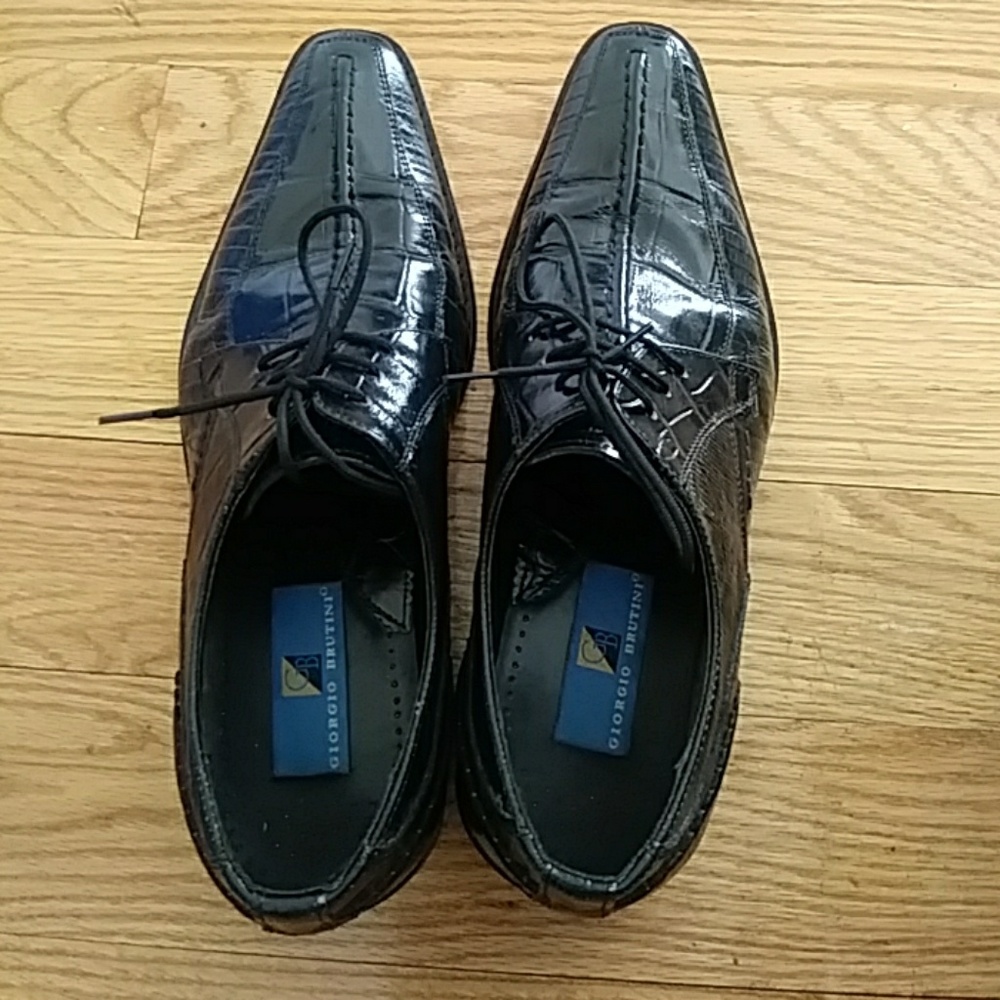 Mens shoes